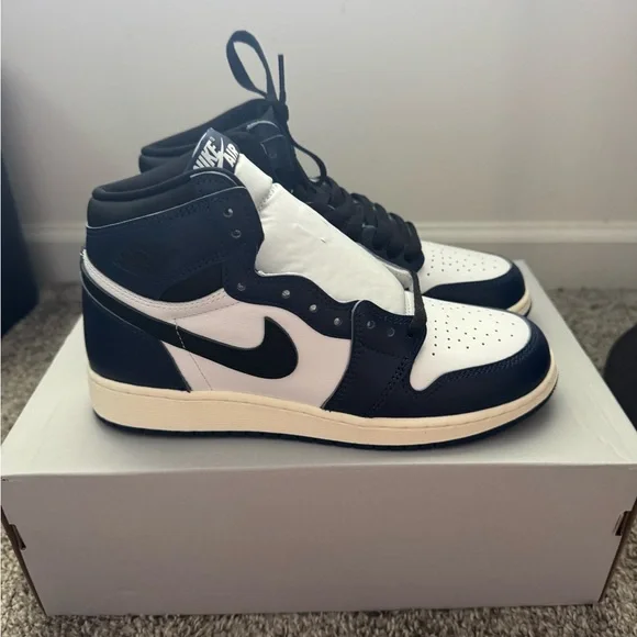 Jordan 1 High Midnight Navy - Picture 3 of 5